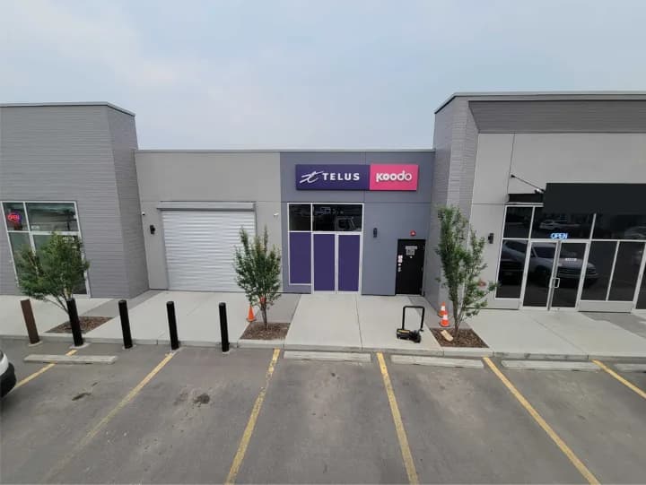 TELUS & Koodo Store Calgary NE