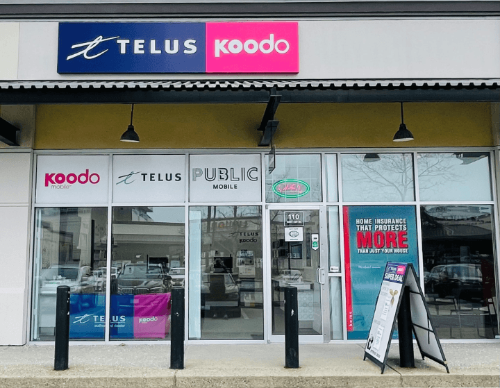 TELUS & Koodo Store Delta storefront, British Columbia